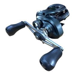 Shimano Curado M 200 Baitcaster Reel | Bass Fishing Reels | Bass, Carp & Camping
